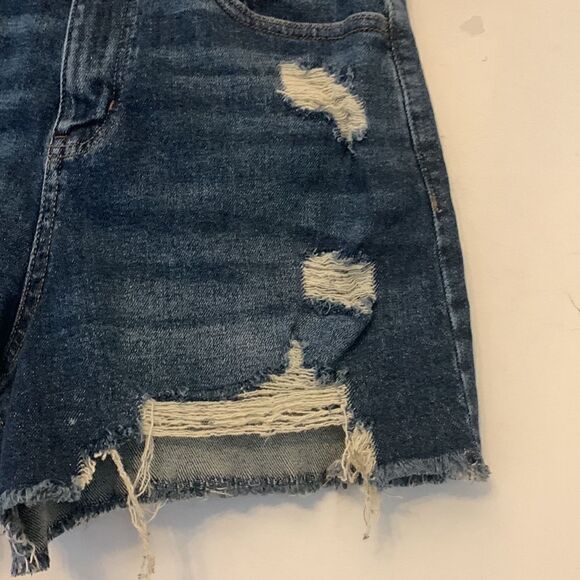 So super high rise denim  distressed shorts Size 9/29W NWT - Picture 3 of 6